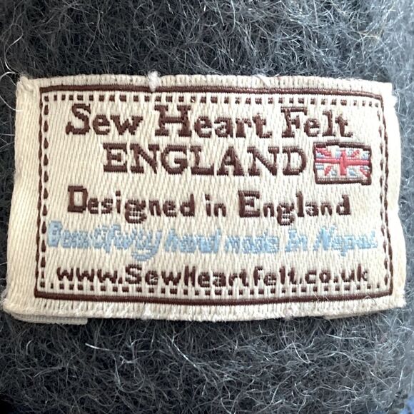 See Heart Felt Wool Felt Donkey Slippers Tails as pull-up Wool Felt Hand Crafted - Picture 5 of 10